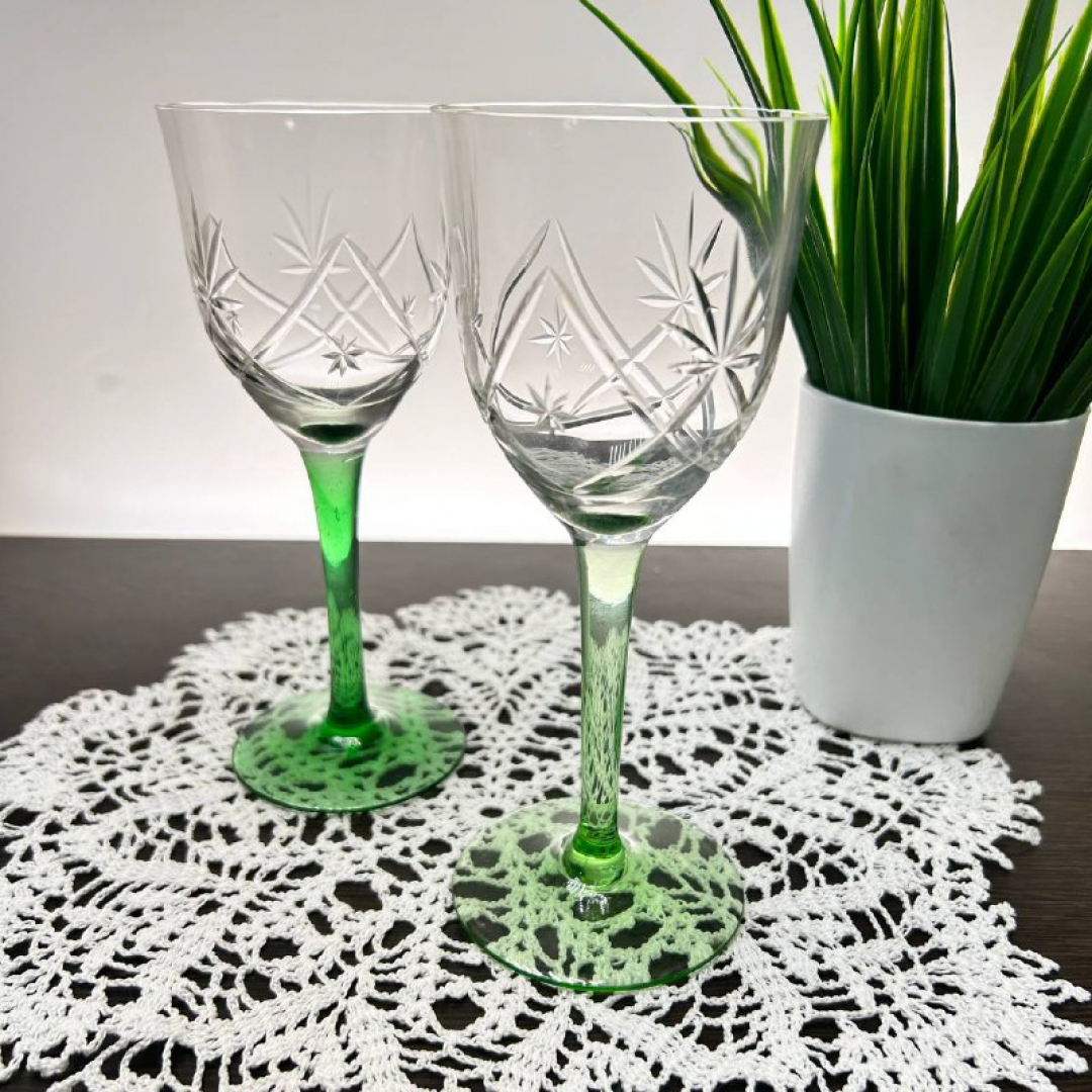 Бокалы из хрусталя с цвет ножками, алмазная грань руч работы. Винтаж. Цена за пару. Скол. Картинка 1